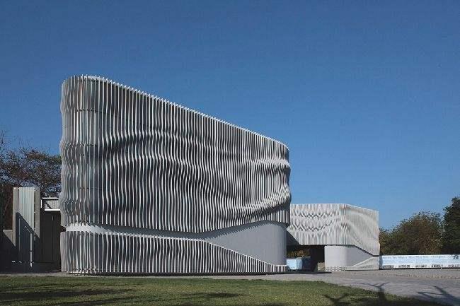宣武浅谈现代建筑采用网架结构安装的主要优势和应用